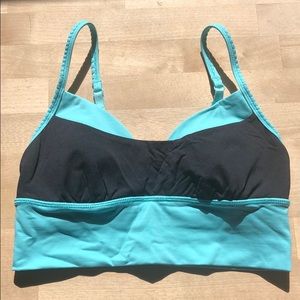 Lululemon bra size 4 like new